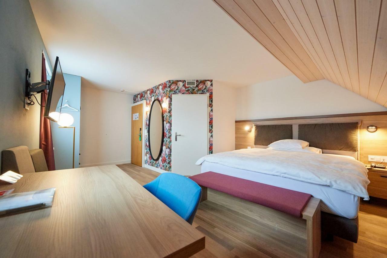 Hotel Restaurant Zum Goldenen Kopf Bülach Екстериор снимка